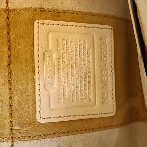 EUC Coach All Leather Clutch - Picture 4 of 5